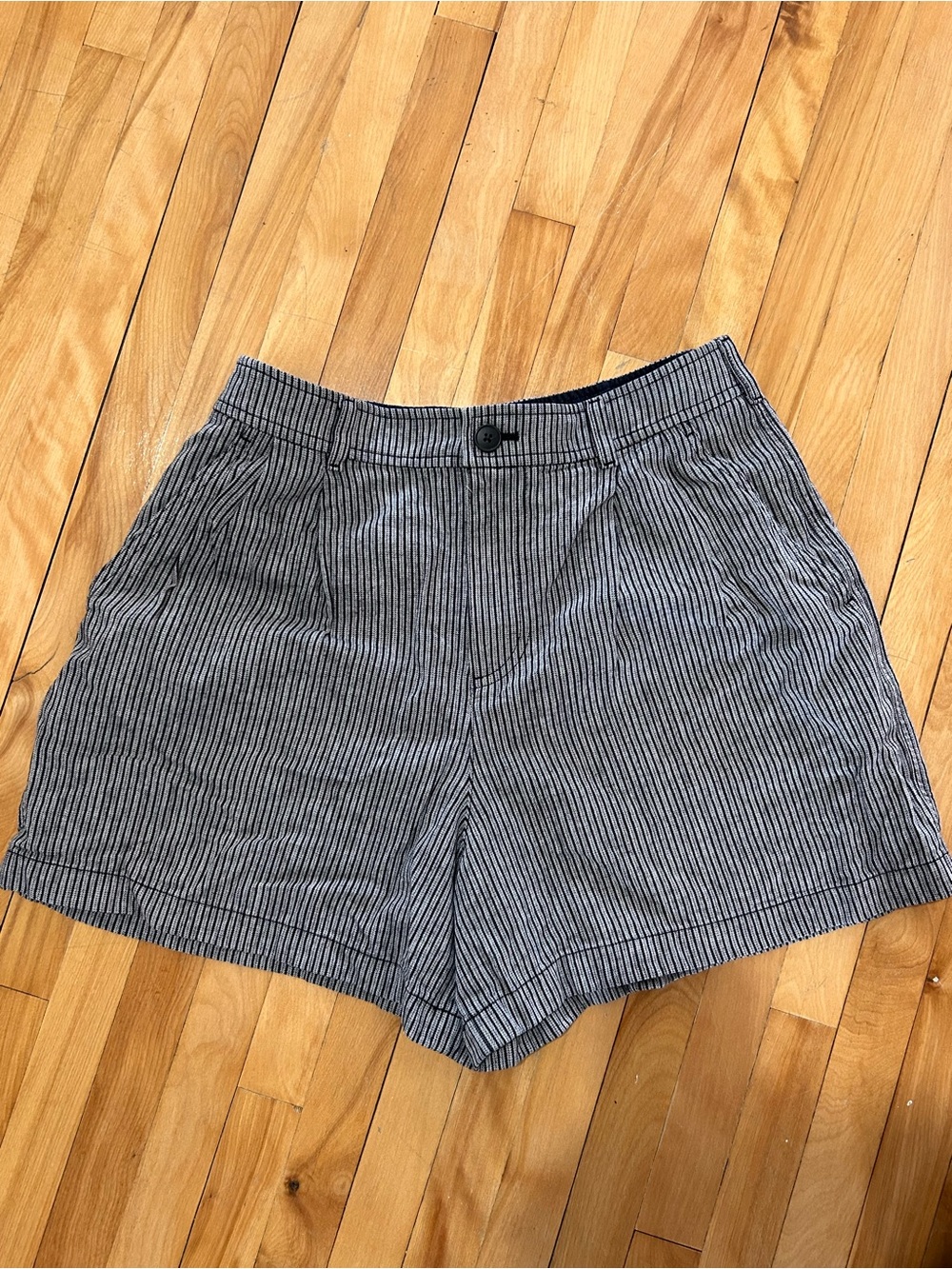 Uniqlo Pinstripe High-Waist Shorts - Black & White